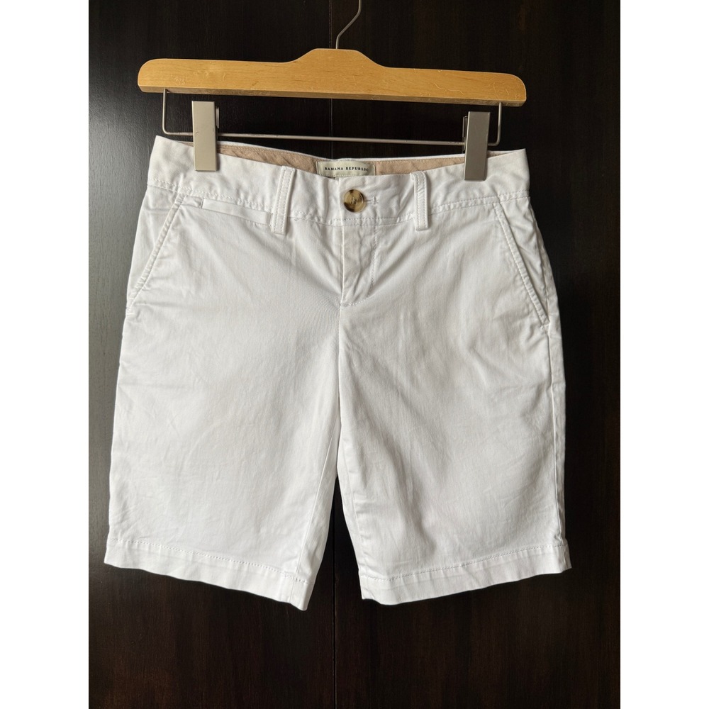 Banana‎ Republic Bermuda Shorts White Stretch Flat Front Size 0P Minimal Summer